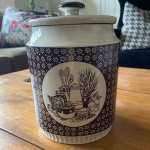 1978 Country Kitchen Ceramic Canister